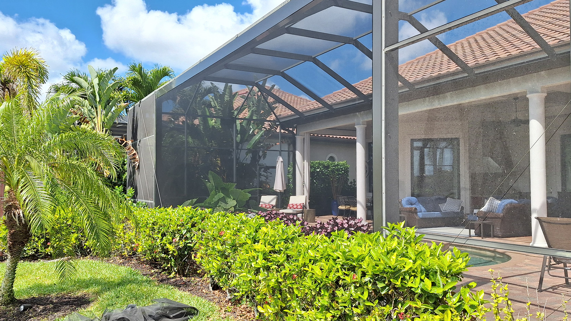 Custom aluminum pool cage built by Aluminum Master in Naples Florida